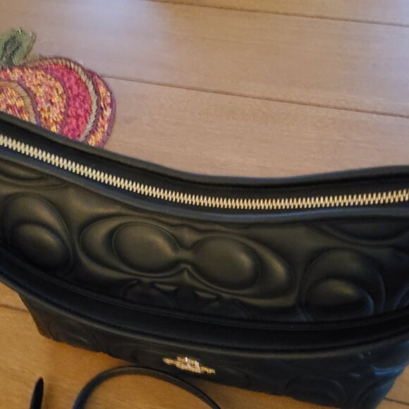 Like New Laurel Shoulder/Crossbody Bag in Signature Leather CZ178 - Picture 4 of 12